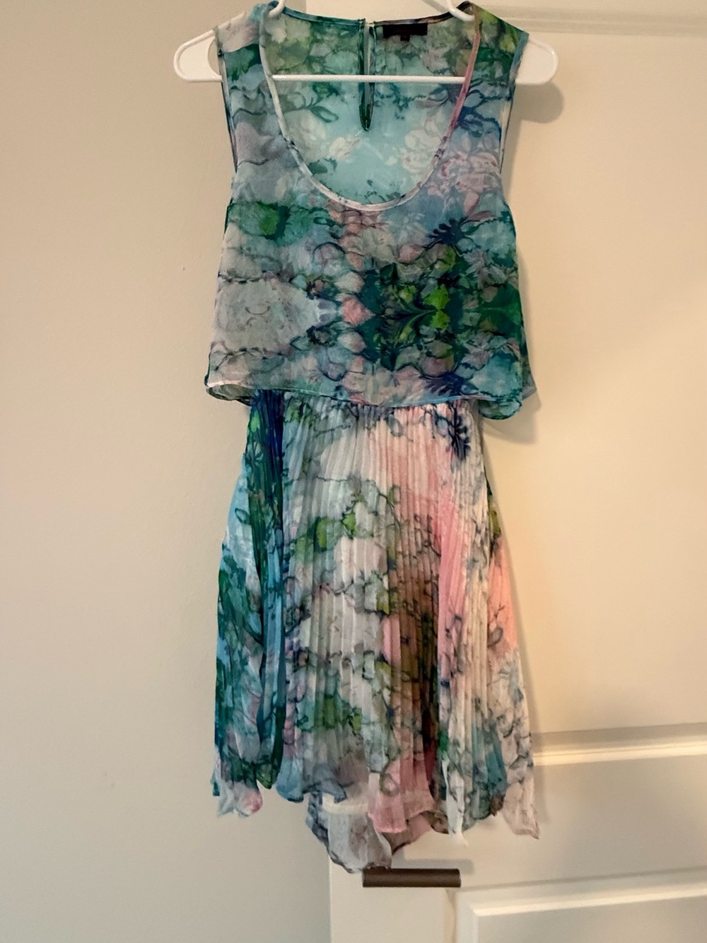 Lulumari Sleeveless Watercolor Floral Pleated Dress - Blue Pink Green